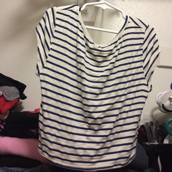 Short top - Picture 2 of 3