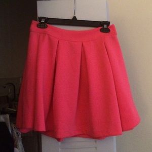 Cute hot pink skirt! 💕