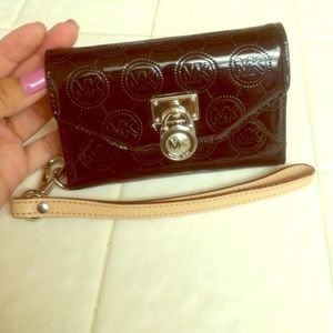 Iphone 4 Michael Kors wallet/case