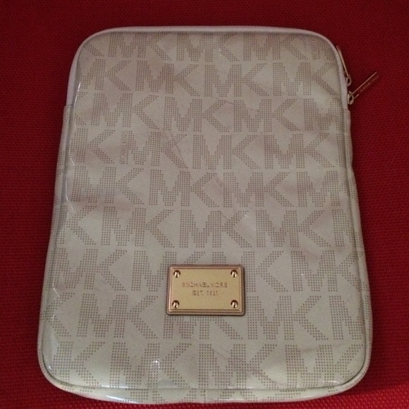 Michael Kors Accessories - Tablet case