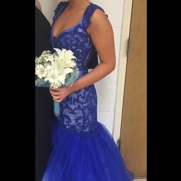 Prom dress - Picture 1 of 4