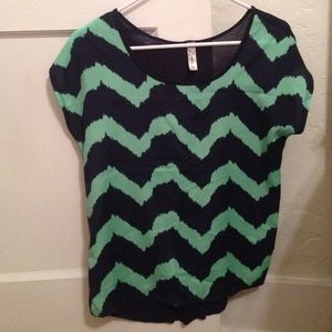 Chevron top