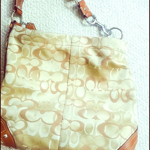 Coach heritage bag rarely used. Only used 2 times