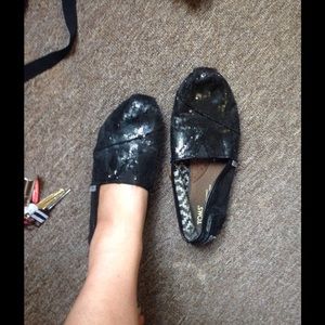 Very pre-loved black sequins toms and lace shoes