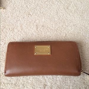 Bundle of MK wallets