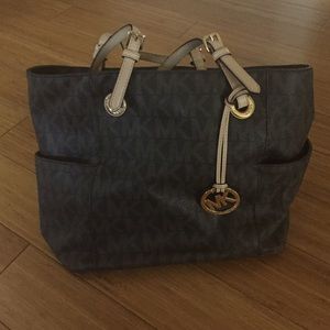 💥 FLASH SALE 💥 Michael Kors purse
