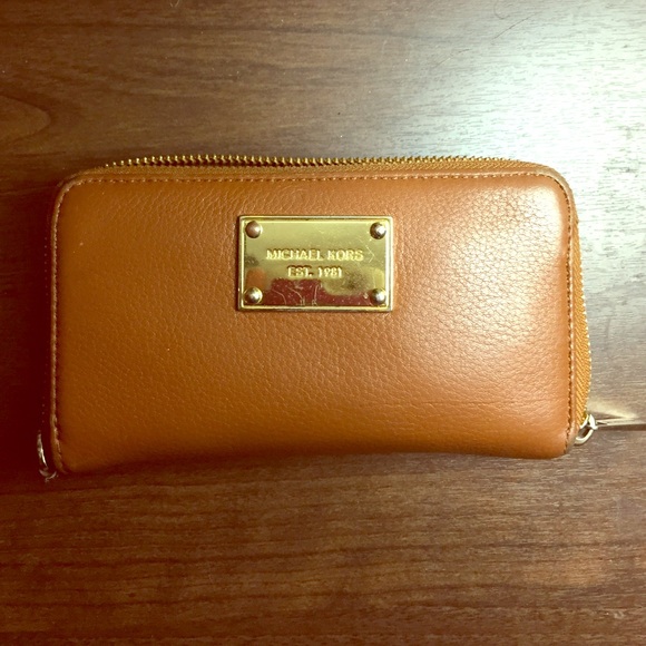 Michael Kors multifunction wallet