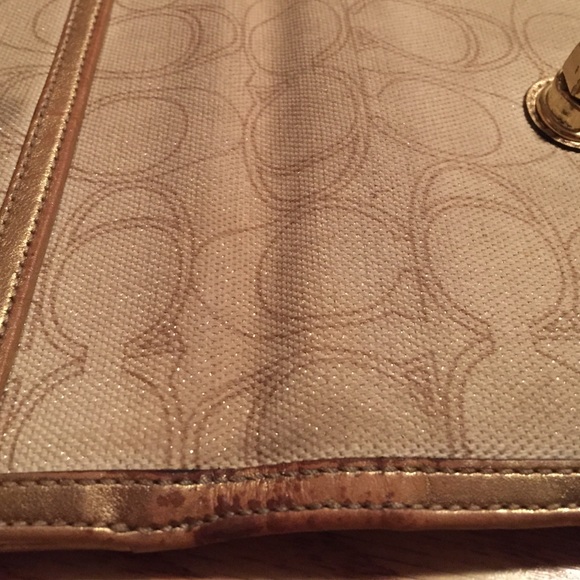 Bundled with matching purse - Picture 4 of 4