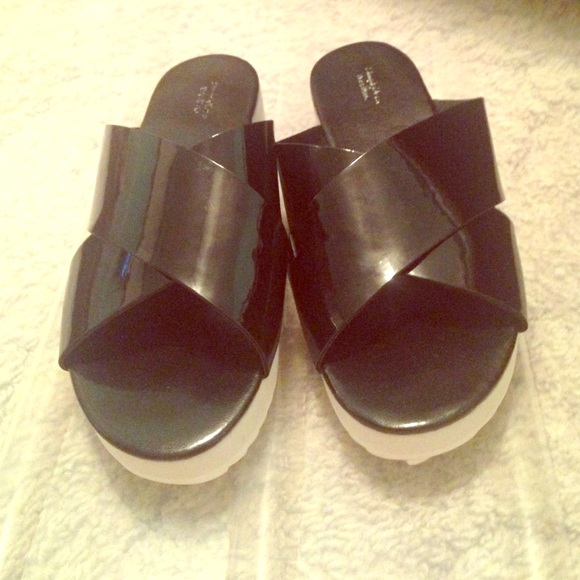 Simply Vera Vera Wang Shoes - Black and white sandals
