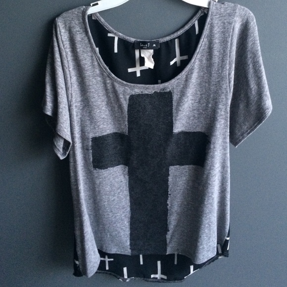 Sleeved grey shirt with sheer back
