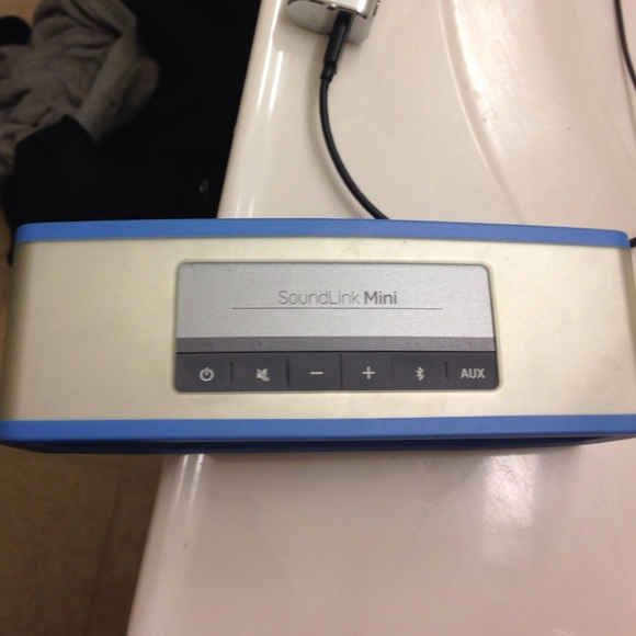 Bose mini sound link speaker and case