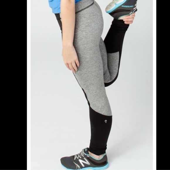 Ivivva black and grey leggings🎁