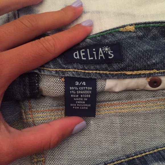 Delia's 'Taylor' Acid wash denim shorts - Picture 3 of 4