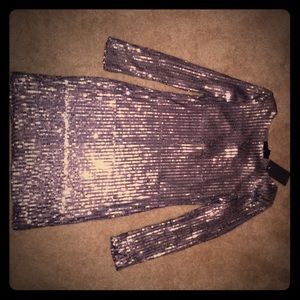 Sequin dress with bows in the back