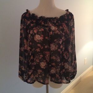 Brand New Tobi Off-Shoulder Top Size Small