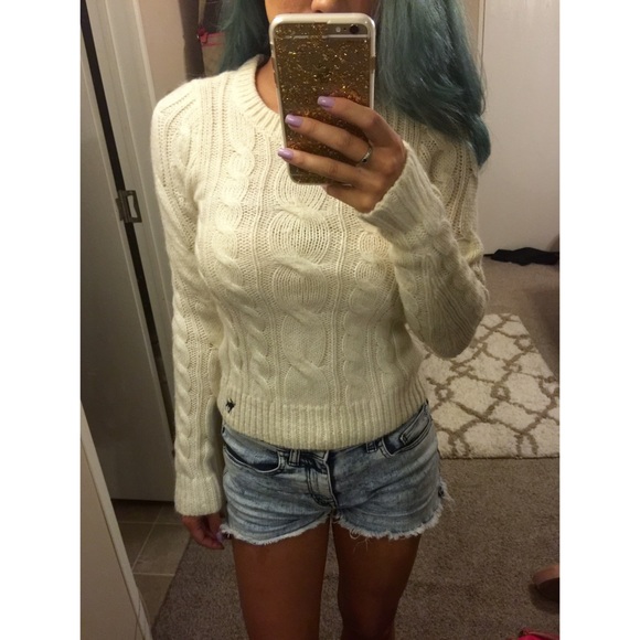 A&F cable knit ivory thick sweater