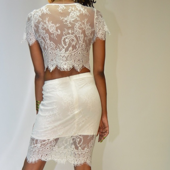 FOLAMI LACE 2PC SKIRT & CROP TOP - Picture 3 of 4