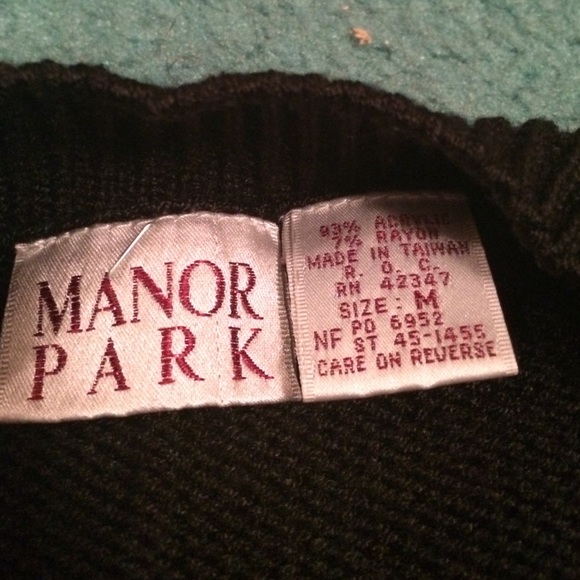 SUPER comfy sweater - Picture 2 of 2