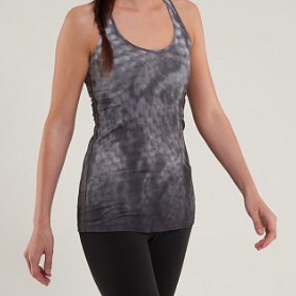 Ghost snowy owl dip dye raced back. Lululemon
