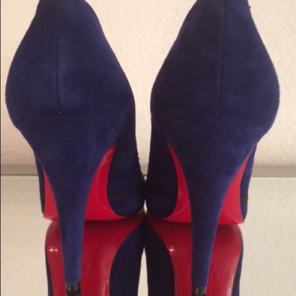 Christian Louboutin Indigo Suede Lavalliere Pumps - Picture 4 of 4