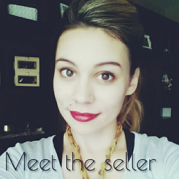Hi! Meet The Seller!