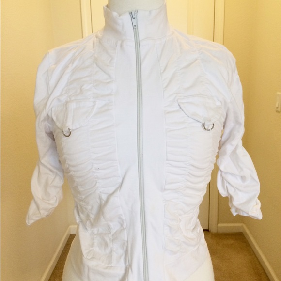 White 3/4 sleeve zip up