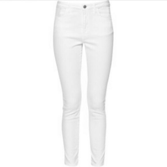 White high waisted jeans