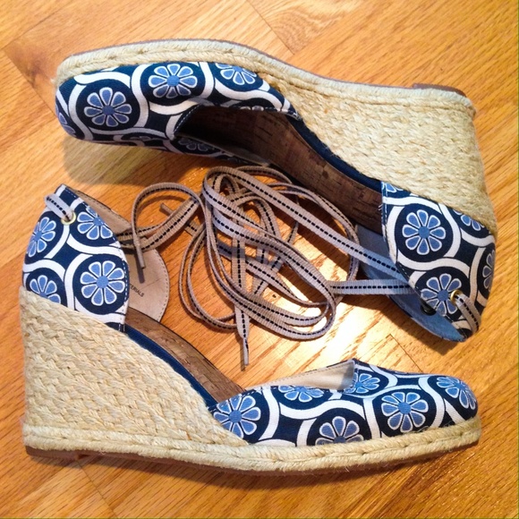 Tommy Hilfiger Wedges (NWOT) - Picture 1 of 2