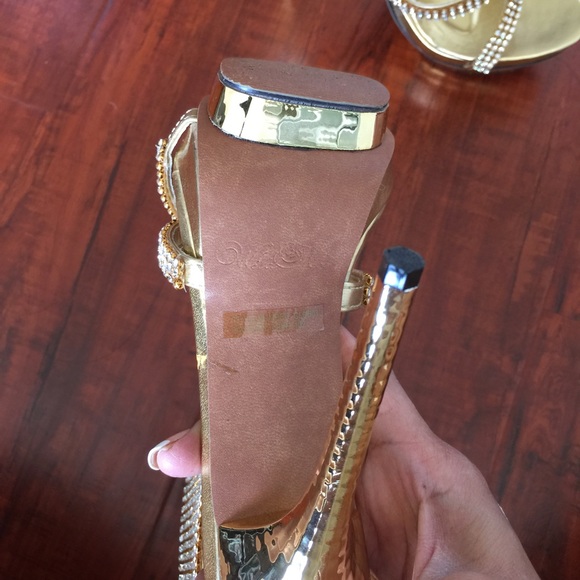 Gorgeous heels - Picture 2 of 3