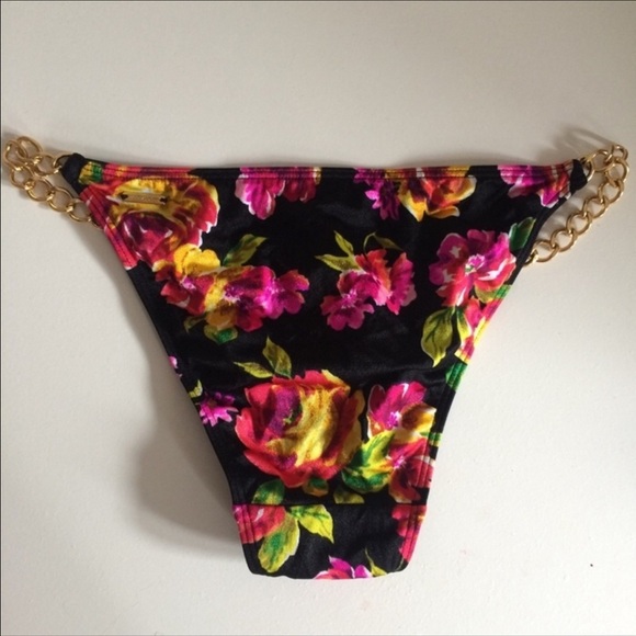 ✨SOLD✨Victoria's Secret black floral chain bikini - Picture 4 of 4