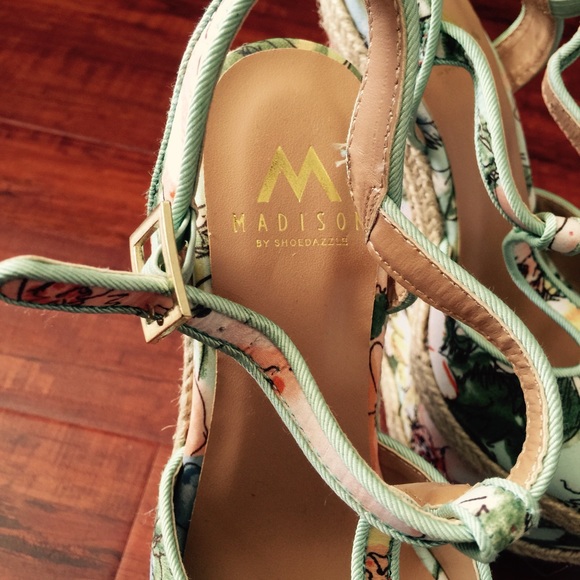 ✨🍀Summer wedges💝 - Picture 2 of 2