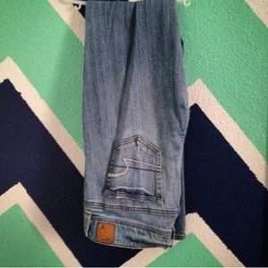 Light wash American eagle jeans.