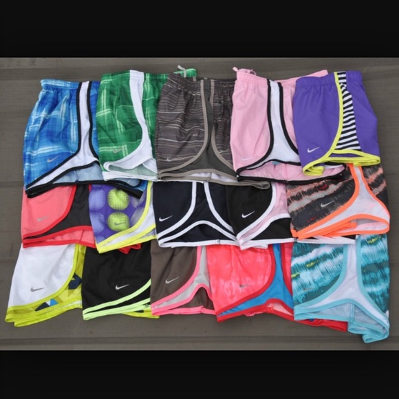 LOOKING FOR Nike shorts