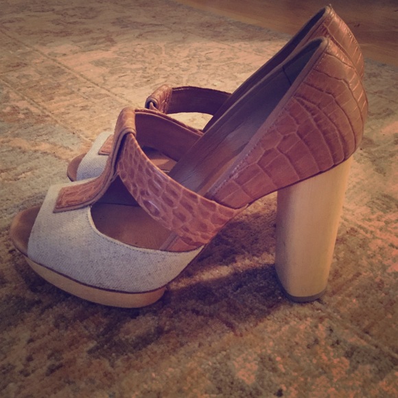 Tory Burch Platforms - size 9