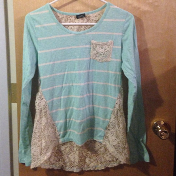 Long sleeve lace back stripped shirt