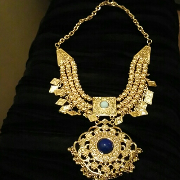 FASHION NECKLACE