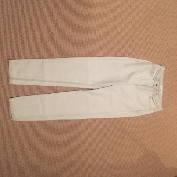 NWOT Light Wash High-Waist Jeans