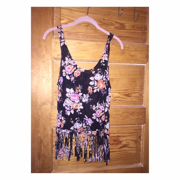 Forever 21 Tops - NWOT Size M Forever 21 Fringe Tank