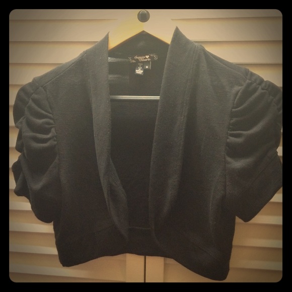 Cropped & Ruched Black Shrug