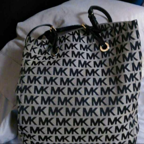Authentic Michael kor