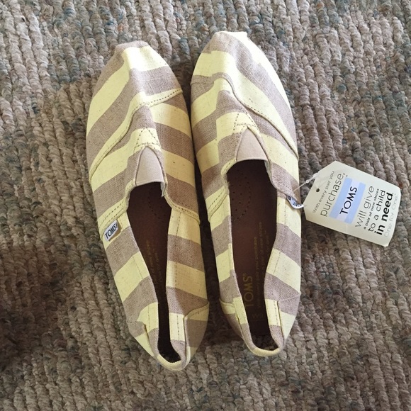 NWT Yellow Toms