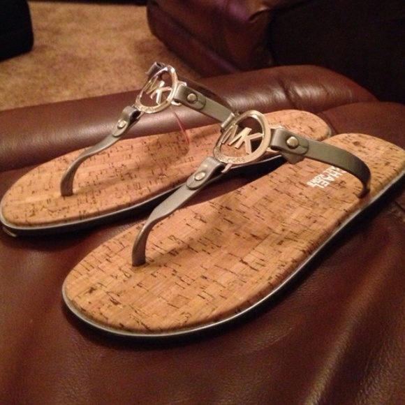 NEW MICHAEL MICHAEL KORS MK Charm Jelly Sandals - Picture 2 of 4