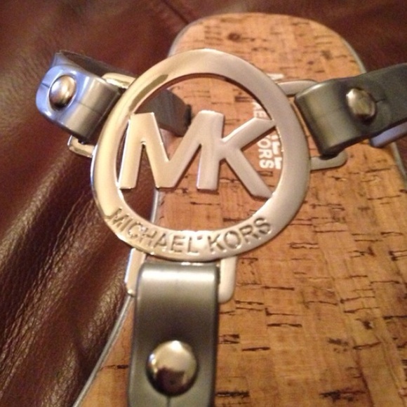NEW MICHAEL MICHAEL KORS MK Charm Jelly Sandals - Picture 3 of 4