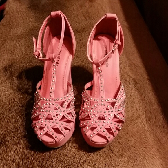 Size 5 mods wedge