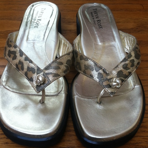 Taryn Rose cheetah print sandles.🐯