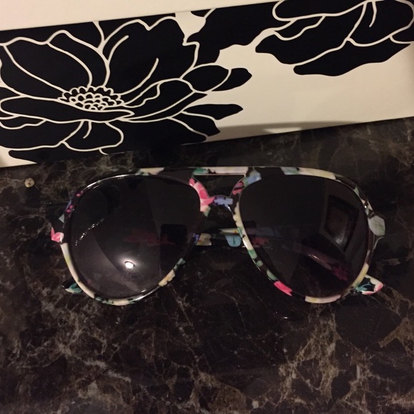 BUNDLED ******Floral printed sun glasses 😎 - Picture 2 of 3