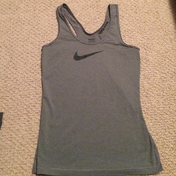 Nike fit workout top!