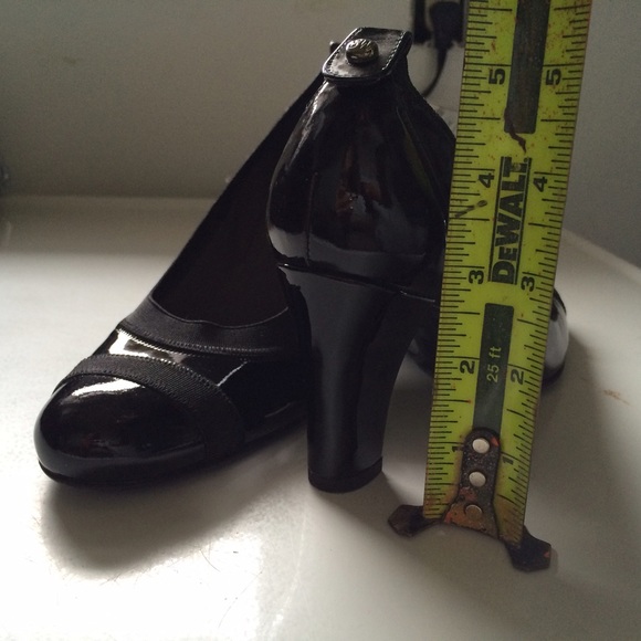 Stuart Weitzman Black Heels size 7 - Picture 3 of 4