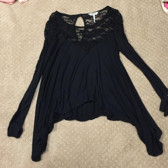 Black lace flowy crop top!