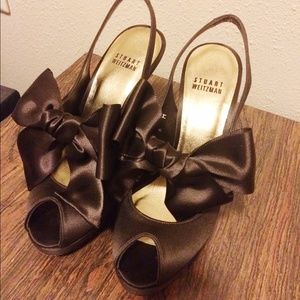 NEW Stuart Weitzman brown peep toe sandal with bow